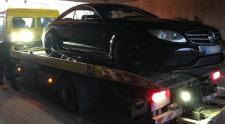 Almanya’da Türk Düğün Konvoyunda Kiralık Mercedese Polis El Koydu