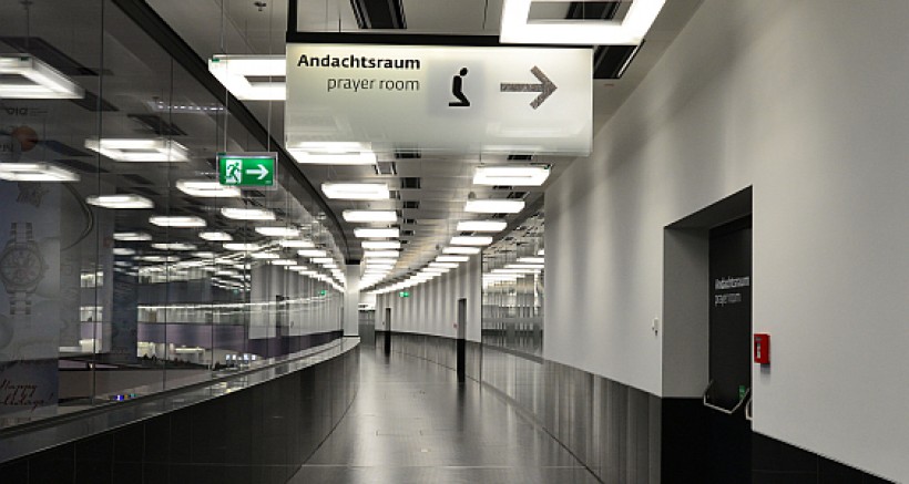 Avusturya İslam Cemaati İGGÖ Başkanı Ümit Vural Viyana Havaalanında Daha Büyük Mescit Talep Etti