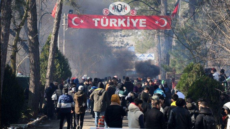 Bakan Soylu açıkladı: Sınıra 1000 özel harekat polisi gönderilecek