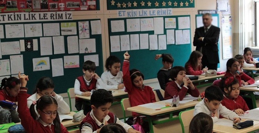 Türkiye’de 16 Mart itibarıyla okullar bir hafta tatil edilecek