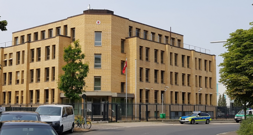 Almanya Düsseldorf Başkonsolosluğu koronavirüs nedeniyle kapatıldı