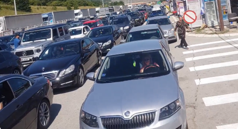 Gurbetçiler akın akın Türkiye’ye gidiyor