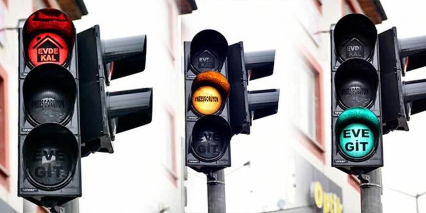 Koronavirüse karşı mücadelede trafik ışıkları kullanılıyor: Kırmızı ‘Evde kal’, yeşil ‘Eve git’