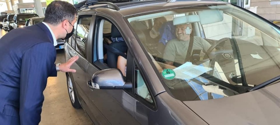 Türkiye’ye gelen gurbetçilere hijyen kiti dağıtılıyor