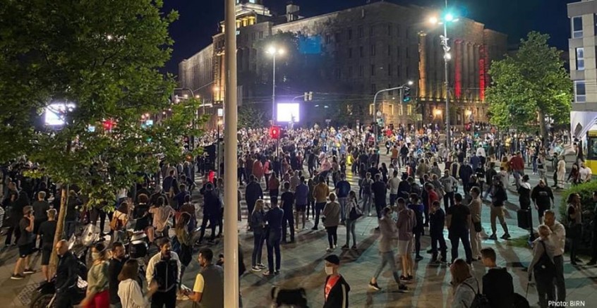 Sırbistan’da Hafta Sonu Sokağa çıkma Yasağı Uygulanacak