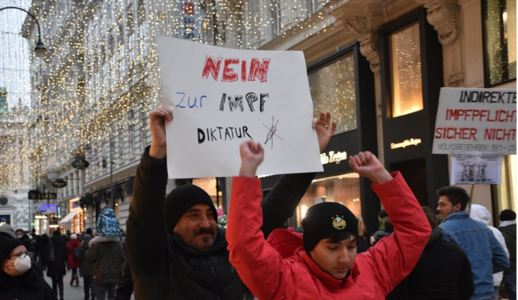 Avusturya’da Kovid-19 önlemleri karşıtları gösteri düzenledi