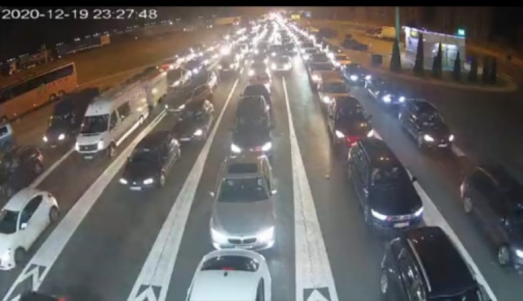 Yaklaşan Noel ve Yılbaşı tatili nedeniyle gümrüklerde yoğunluk yaşanıyor