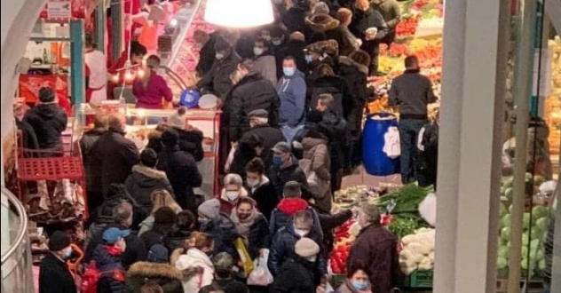 15.Viyana Meiselmarkt : Corona’ya rağmen Meiselmarkt’ta rahatsız edici kalabalık