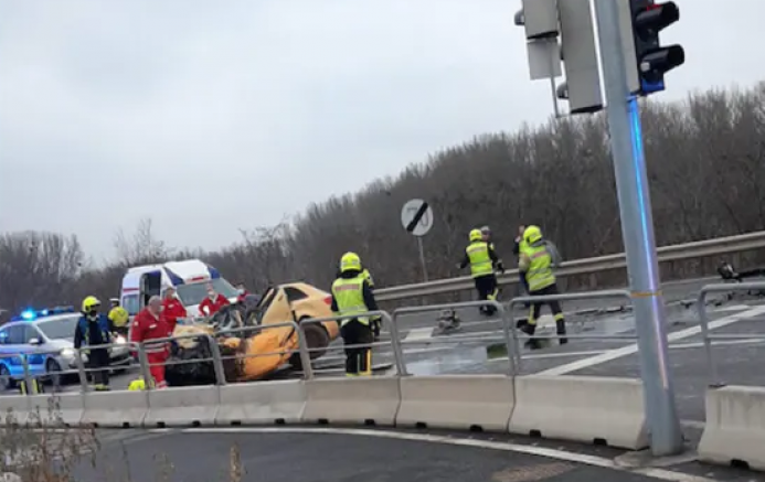  Avusturya’daki Trafik Kazasında  Türk Çift Hayatını Kaybetti