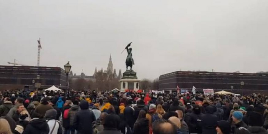 Viyana’da yine Korona demosu: Sosyal mesafe ve maske kuralına uyulmadı
