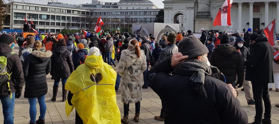 Avusturya’da 7 günlük vaka ortalaması bin 378’e düştü