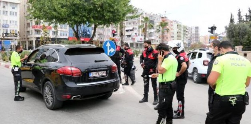 Belçikalı Gurbetçi denetime takılınca ortalığı birbirine kattı: Aracımda 1 trilyon var, sizinle gelemem