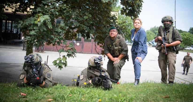 Avusturya, düzensiz göçle mücadele kapsamında doğu sınırlarındaki asker sayısını artıracak