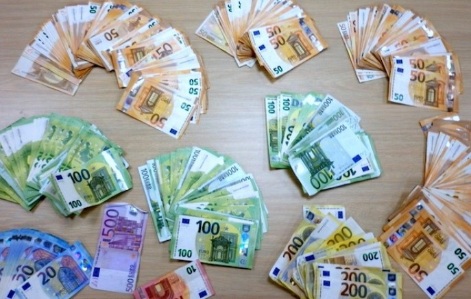  Belçikalı Türk gurbetçi Sırp gümrüğünde çoraplara gizlediği 30 bin Euro’yu yakalattı