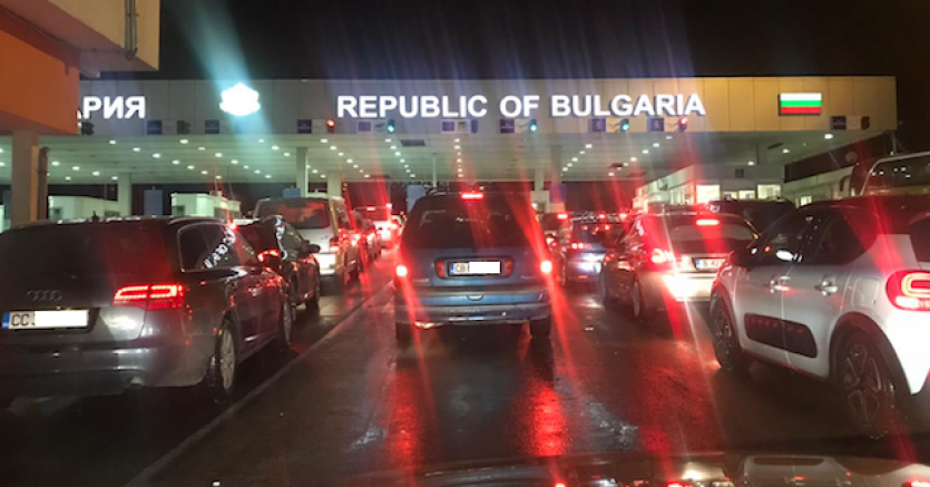 Türkiye’ye gidecek gurbetçilerin dikkatine! 29-30 temmuz’da yollar yoğun olacak