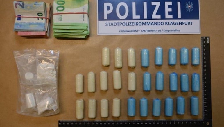 Avusturya sınırında akılalmaz olay: Uyuşturucuları yutup sınırdan geçirdiler