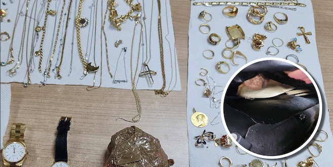 Sırbistan sınırında bir aracın arka koltuğun altında 650 gram altın çıktı