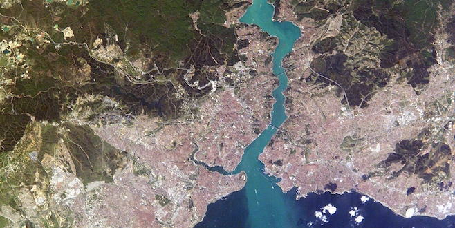 Türkiye Rus savaş gemilerine Boğazları kapatacak mı?