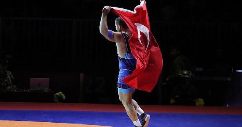 Avrupa tarihinde 100. Altın madalya Feyzullah Aktürk’ten geldi