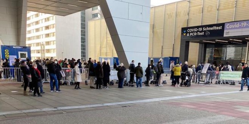 Avusturya’da korona aşısı zorunluluğu askıya alındı