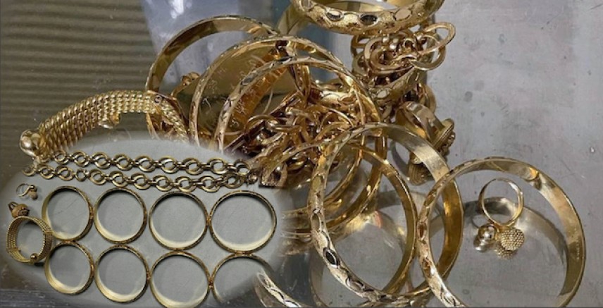  İsveçli gurbetçi Sırbistan sınırında 300 gram altın yakalattı