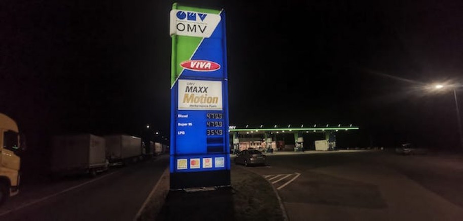 Macaristan Başbakanı Orban: Ben vatandaşımı ezdirmem, Benzin ve motorin 6 ay boyunca 480 Forint olacak