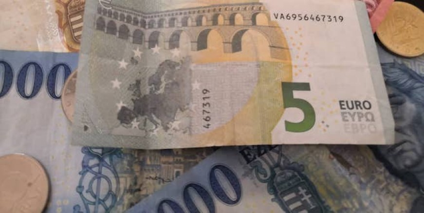 Macaristan Forint’i Euro karşısında 365’den 380 seviyesine geriledi!
