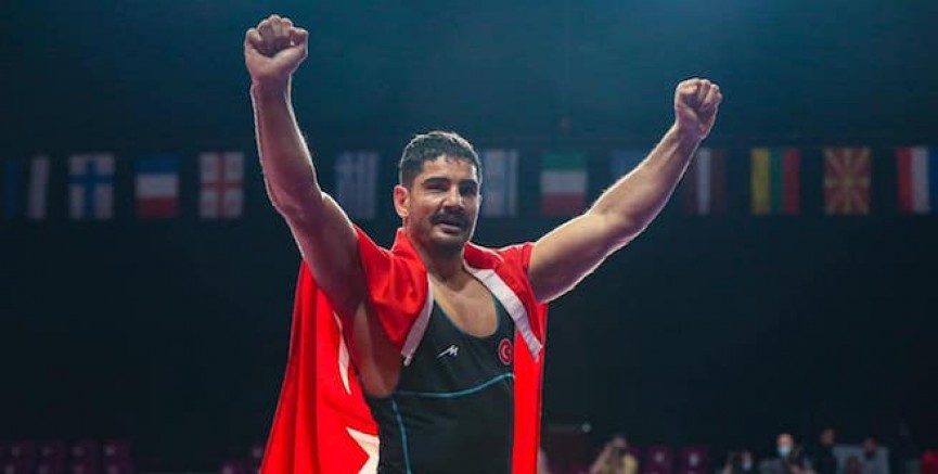 Milli güreşçi Taha Akgül kariyerinde 9. kez Avrupa şampiyonu oldu