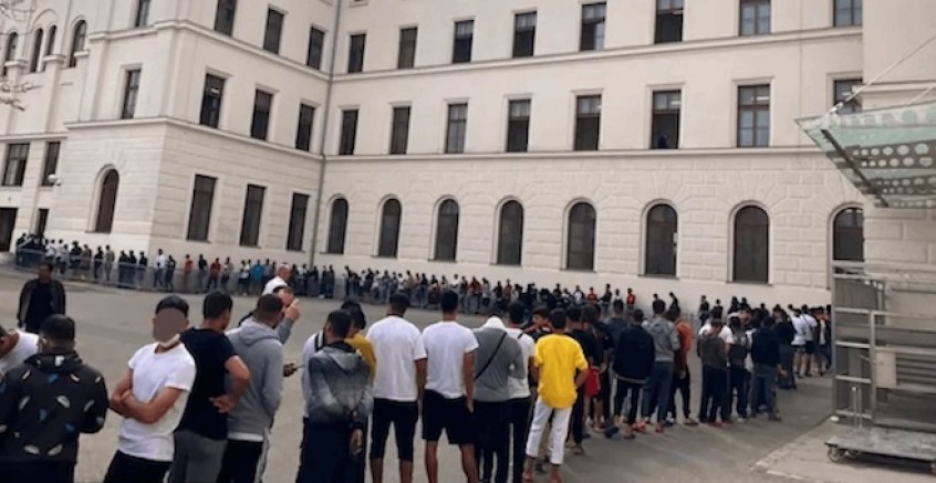 Avusturya’ya sığınma başvuruları yüzde 195 arttı: Ağustos sonuna kadar 56 binden fazla sığınma başvurusu yapıldı