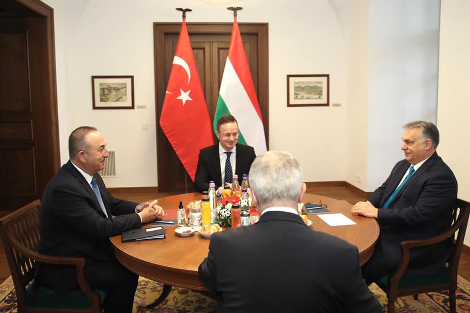 Dışişleri Bakanı Çavuşoğlu, Macaristan Başbakanı Orban ile görüştü