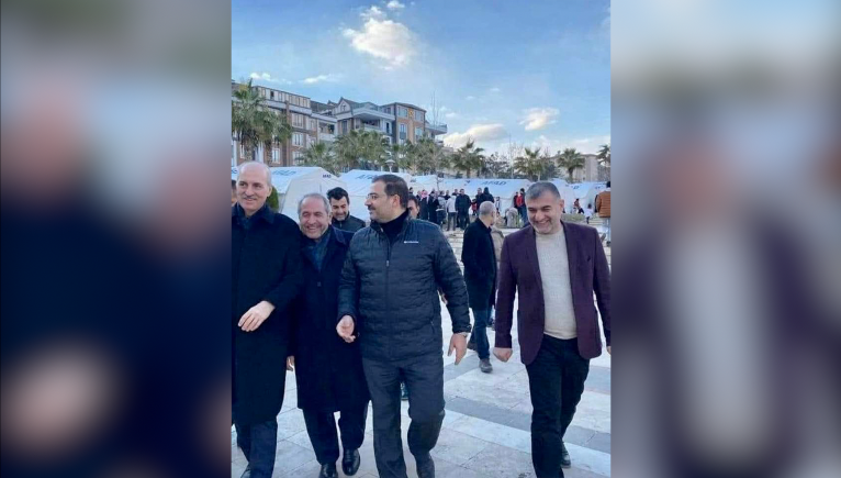 Deprem bölgesinde çekilen fotoğraf gündem olmuştu: AK Partili Numan Kurtulmuş’tan açıklama geldi