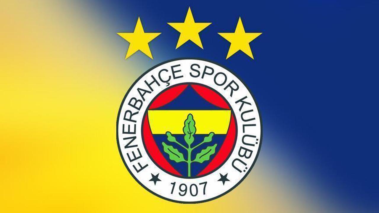 Arap Polisler Fenerbahçe’nin Soyunma Odasına Girdi: Atatürk Pankartına El Koymaya Çalıştılar