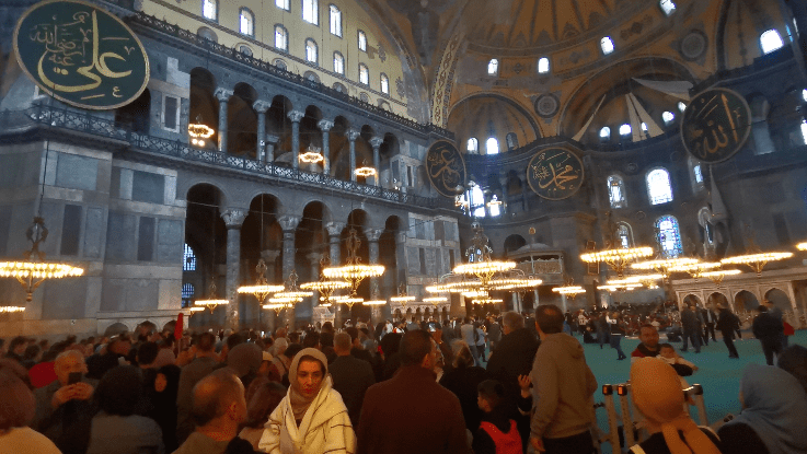 Ayasofya Ziyareti Artık Yabancı Turistler İçin 25 Euro: Tarihi Mirasın Yeni Giriş Ücretleri