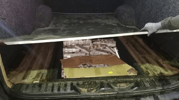 Avusturya’da A8 Otobanında Minibüsün Altına Gizlenmiş 21.000 Sigara Ele Geçirildi