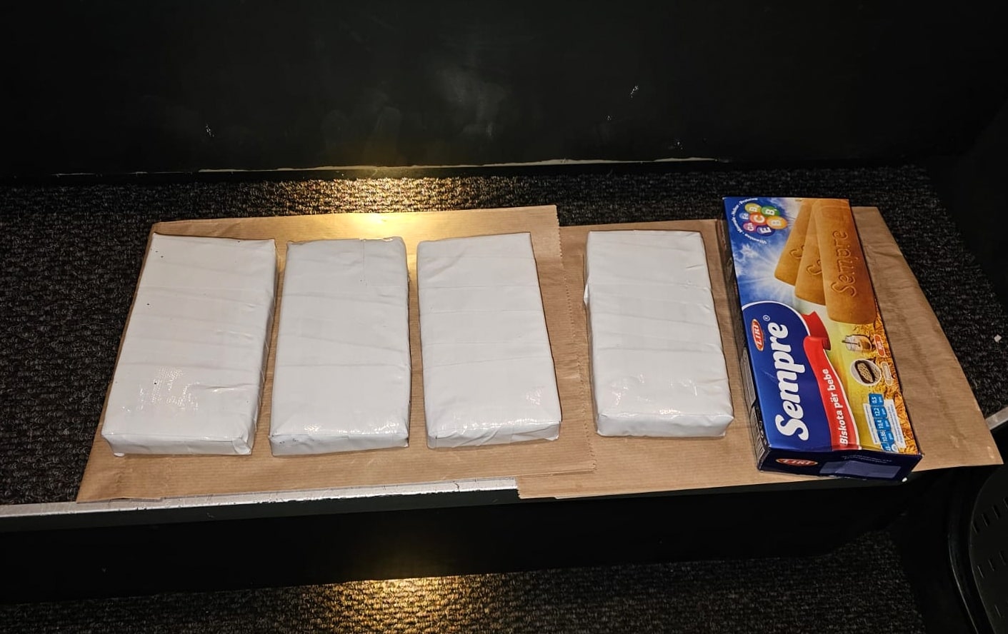 Sırbistan sınırında yaratıcı kaçakçılık: Linz’e giden bir otobüste sıvı sabun kaplarında gizlenmiş 1,6 kilo eroin bulundu 