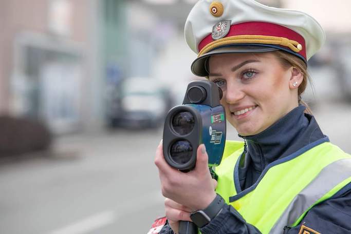 Avusturya’nın Niederösterreich Eyaletinde 130 Km Hız Sınırının Üzerine Çıkan BMW’ye El Konuldu: Sürücü 247 Km Hızla Yakalandı
