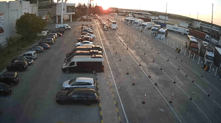 Avrupalı Türkler geri dönüyor: Türkiye Kapıkule çıkış Bulgaristan Giriş Bekleme Süresi 1.5 Saat