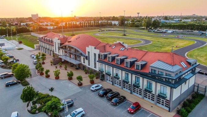 Sıla Yolu 2025: Macaristan’da 4 Yıldızlı Mükemmel Gokart Hotel