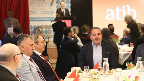 FPÖ, Türk İslam Derneği’ne Yakınlaşıyor: Lugner ATIB’in İftarına Katıldı