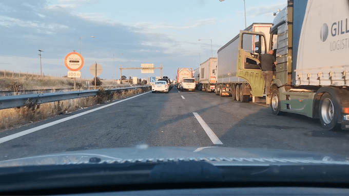 Türkiye, Yasa Dışı Göçü Önlemek İçin Yunanistan Sınırına 8,5 Kilometrelik Duvar Örüyor