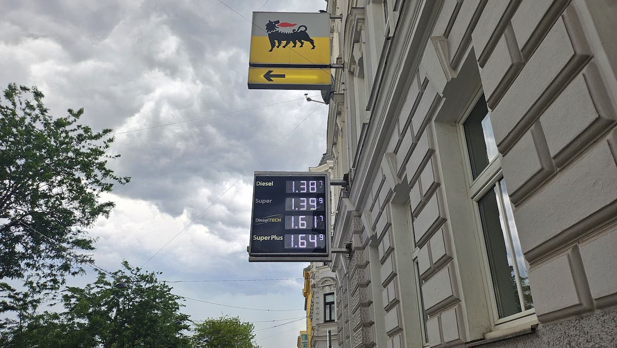 Avusturya’da Akaryakıt Fiyatları Geriliyor: Benzin 1,40 Euro, Dizel 1,38 Euro