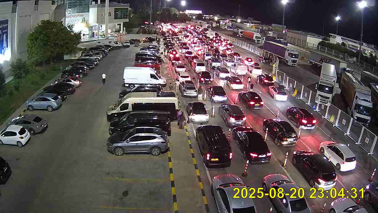 20 Ağustos 2025 Saat 23:00: Türkiye Kapıkule çıkışı, Bulgaristan girişi 3,5 Saat