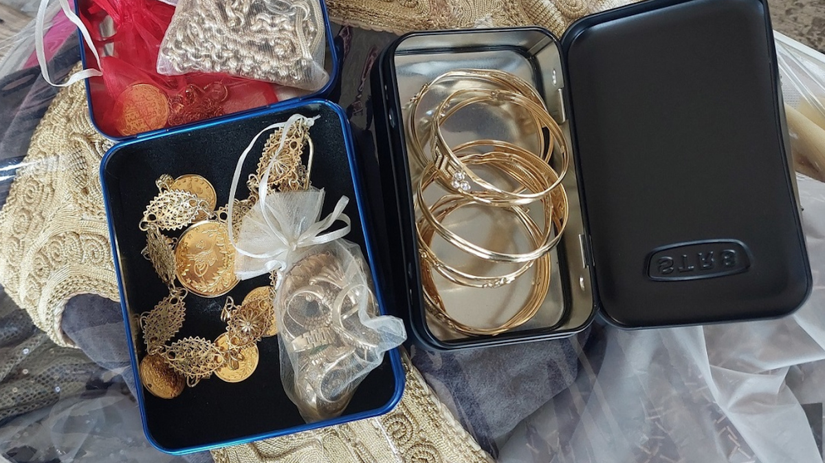 Sırbistan Presevo Sınır Kapısında Altın Kaçakçılığı Engellendi: Parfüm Kutularında 440 Gram Altın Bulundu