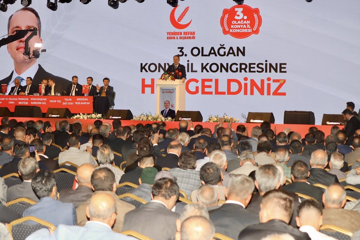 Erbakan Konya’dan seslendi: ‘Milli Görüş bir yanardağ olmuş, patlıyor’