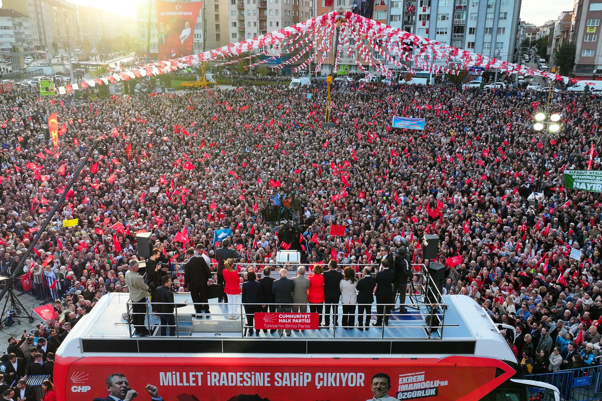 CHP Lideri Özgür Özel: “Türkiye satılık değildir, Eskişehir satılık değildir!”