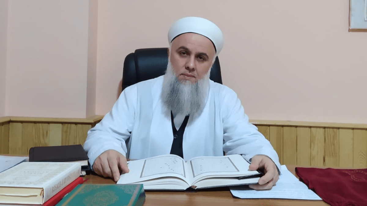 “Hoca” Olduğunu İddia Eden Fazlı Tonar’dan Tepki Çeken Sözler: “Kadının Isıttığı Koltuğa Oturmak Zina Gibidir”