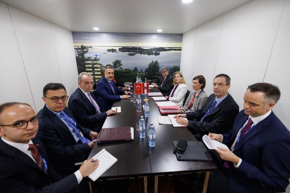 Dışişleri Bakanı Fidan, Avusturya Dışişleri Bakanı Meinl-Reisinger ile Viyana’da Görüştü