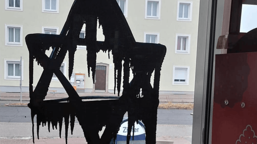 Avusturya’da Skandal Saldırı: Türk Süpermarketine Davut Yıldızı Çizildi