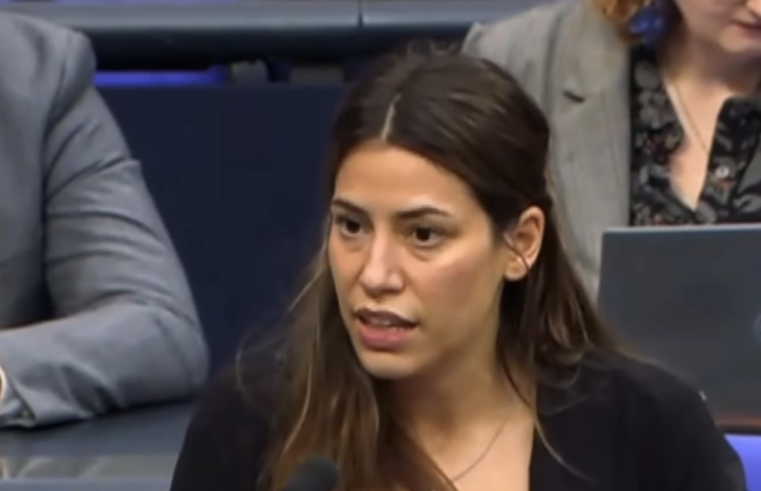Almanya’daki Türk Asıllı Milletvekili Köktürk: “Gazze’deki Acıları Görmezden Gelmek İstiyorlar! Ama Beni Asla Susturamayacaksın”